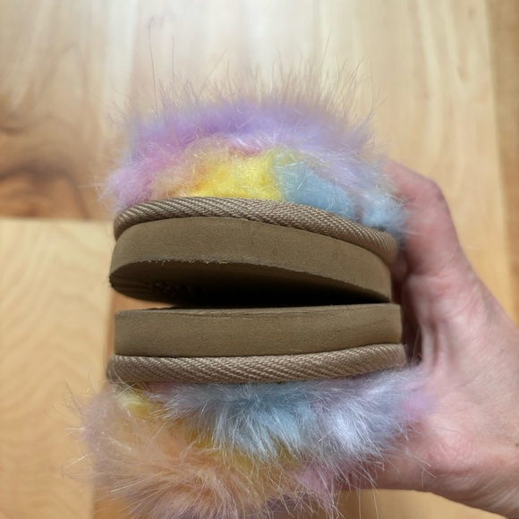 Minnetonka Lyla Slipper Rainbow Fuzzy Unicorn NEW - Picture 10 of 15